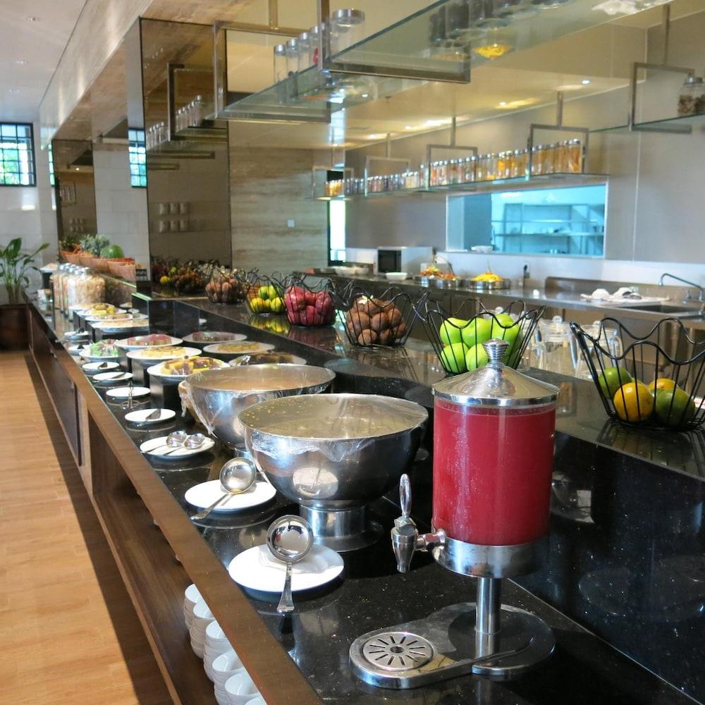 Grand Luley Manado Hotel Kültér fotó